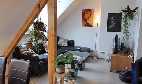 Stylish 2-room apartment in the attic, located in a desirable area of Aachen.