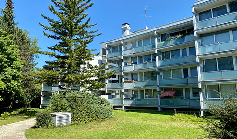 Gepflegtes ruhiges Apartment mit großer Loggia im Hochparterre
