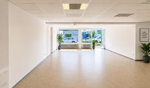 Versatile commercial space – ideal for a retail store or service business.