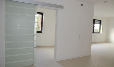 Schicke neuwertige Wohnung 89m² 1 OG