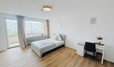 Renovated shared apartment with balcony (fully furnished).