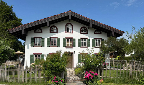 Bauernhaus in Riedering  -  Luxussaniertes historisches Bauernhaus