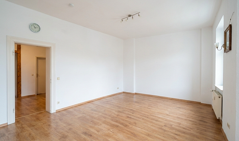 Große 2-Zimmer-Wohnung mit Einbauküche im Erdgeschoss