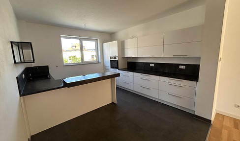 203 m² | New construction, 2021 | Garden | 2 garages | Heat pump | Frensdorf.
