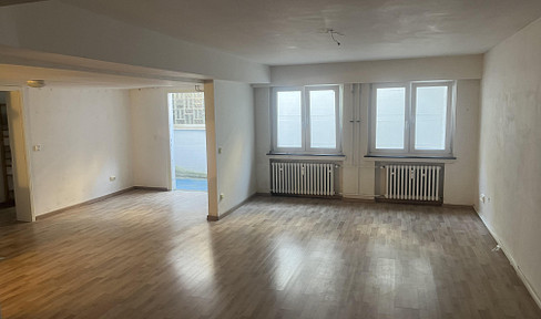 COLOGNE-SOUTH; CHLODWIGPLATZ; SPACIOUS APARTMENT.