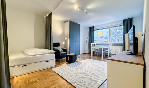 Mit sonnigem Balkon: Möbliertes Zimmer in großzügiger 2er WG