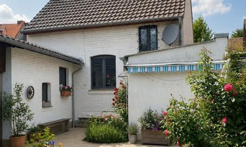 Freistehendes Einfamilienhaus mit viel Charme und sonnigem Garten