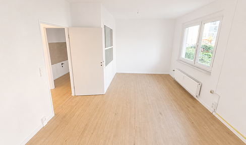 Bright, newly renovated 1-room apartment in Bernau, near Berlin.