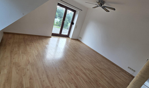 Großzügige 3-Zimmer-Dachgeschosswohnung mit 28 m² Süd-Dachterrasse