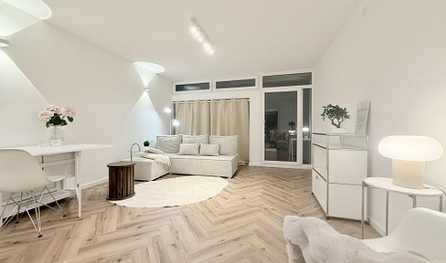 Hübsches, komplett saniertes App. mit Mini-Balkon, neu möbliert- frei ab sofort