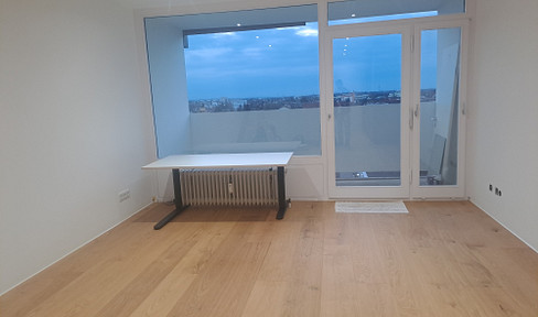 Elegant, luxurious 1.5-room apartment, high quality, completely renovated, parquet flooring, fully equipped kitchen, furnished, with a dream view.