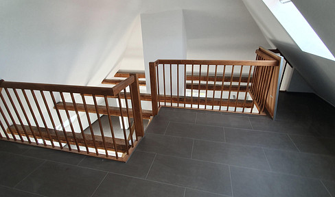 Dreamy maisonette apartment in a stylish urban villa, including a fitted kitchen.
