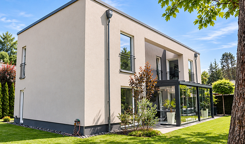Ready-to-occupy architect-designed house near Wandlitzsee – high-quality, energy-efficient, and commission-free.