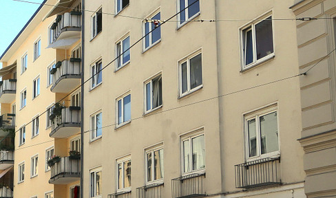 3-room apartment in Munich (Lehel), 71m2, recently renovated.