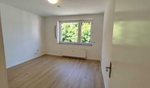 Newly renovated apartment of 110 square meters, with 4.5 rooms.