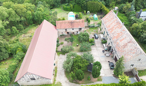 For sale: a lovingly restored estate property, located just 8 km from Weimar.