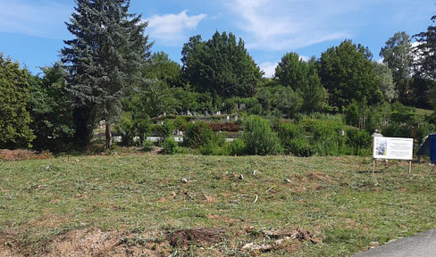 Sunny building plot in the Gorxheimertal valley – fully developed, commission-free, and ready for construction in the short term.