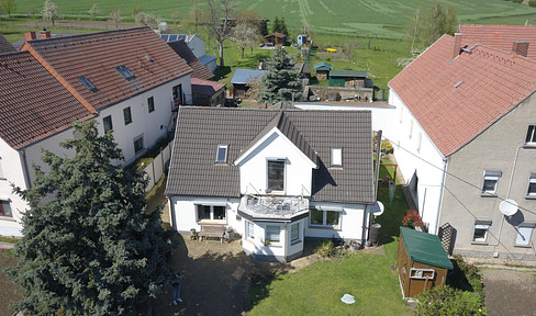 Charming single-family house with a garden – Your new home in Liebschützberg-Clanzschwitz.