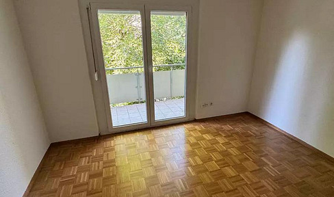 Bright 2-room apartment in a desirable location near the university.