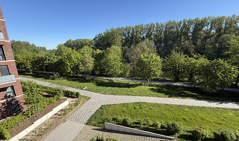 Exclusive penthouse apartment in the waterfront district of Hannover-Limmer, with views of the green surroundings / No real estate agent fees.