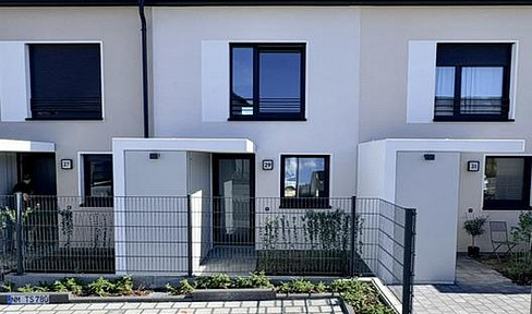 Modernes 145qm Neubauhaus mit eigenem Garten, KFW40, PV und 2 Stellplätzen nähe U2 Röthenbach