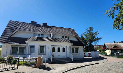 Wohn- & Geschäftshaus mit unverbaubarem Wasserblick in bester Lage, strandnah ruhig in KOSEROW