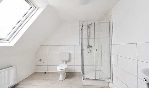 Renovierte 2 ZKB-Maisonettewohnung mit Stellplatz in Lingenfeld