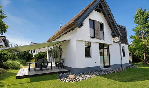 Hochwertiges Reetdach-Ferienhaus in Karlshagen – strandnah, keine Käuferprovision!