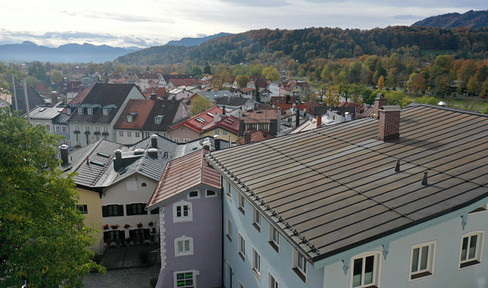 Besondere 5-Zimmer-Penthaus-Wohnung mit Balkon in der Altstadt von Bad Tölz