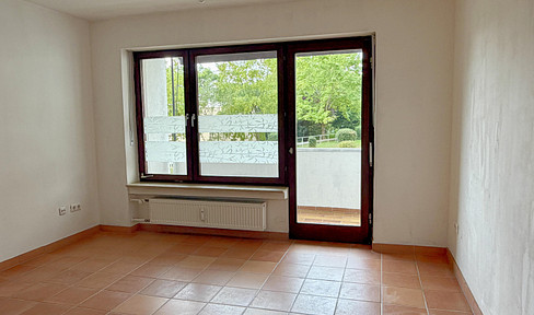 Bezugsfrei & provisionsfrei: Großzügige 2-Zimmer-Wohnung mit Südwest-Loggia und Stellplatz