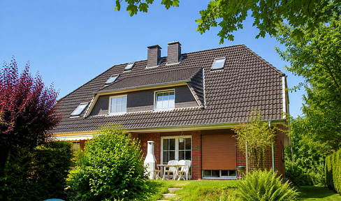 Semi-detached house in Hamburg-Sasel, near Hasenweg elementary school.