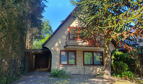 Detached house for sale in Hamburg Lurup, from a private owner.