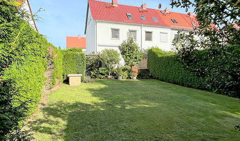 No fees! Well-maintained semi-detached house in the "Frohe Zukunft" neighborhood.