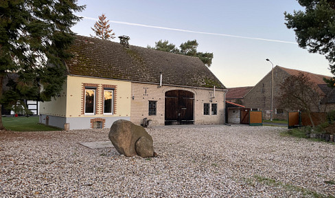PROVISIONSFREI NUR BIS 30.09. - Saniertes Bauernhaus, Scheune und 2.100 m² Grundstück im Naturpark