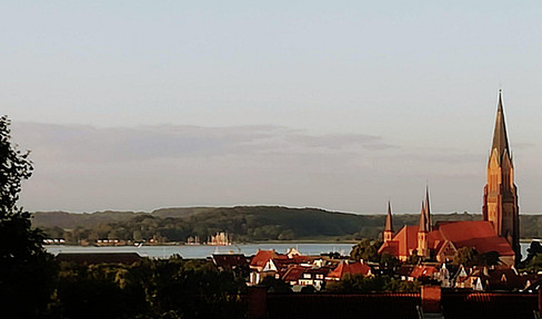 Modernized detached house with beautiful views, offered directly by the owner, no commission fees... live like you're on vacation!