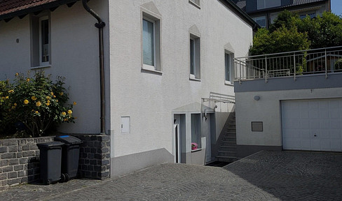 Detached house with approximately 198 square meters of living/usable space, located in Bochum-Stiepel, available without any commission fees.