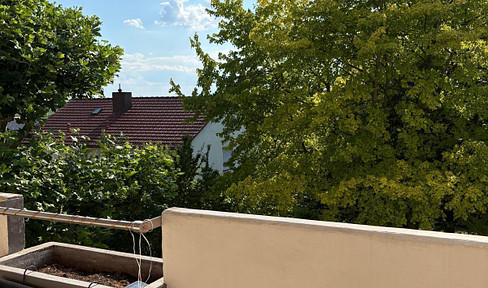 Sehr schöne lichtdurchflutete Wohnung  3 ZKB  85qm