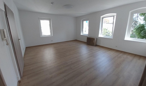 Quiet, bright 2-room apartment with a new fitted kitchen in Stuttgart-West.