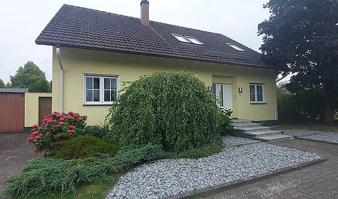 Geräumiges und modernisiertes 8-Zimmer-Einfamilienhaus mit geh. Innenausstattung in bester Lage