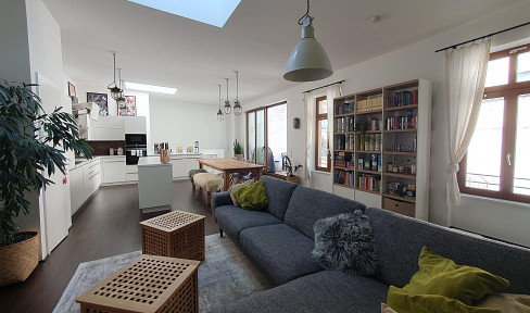 Exclusive maisonette loft with a charming courtyard terrace, located on Kupferberg Terrace.