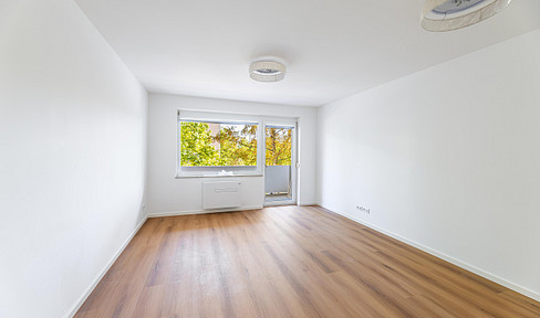 Modernized, newly renovated 2-room apartment | 61 m² | South-facing balcony.