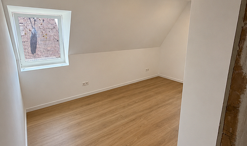 Multi-family house, fully rented, with attractive rental income.