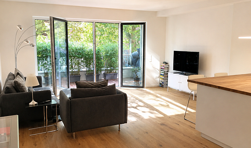 High-quality city apartment (located on a high floor).