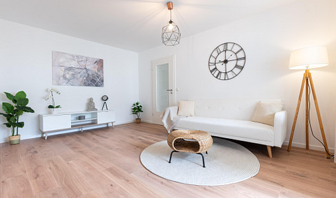 Newly renovated 3-room apartment with parking space * Available immediately & no commission fees *