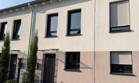 NEUBAU-Erstbezug - Nur 5 Minuten bis zur Bahn!!!