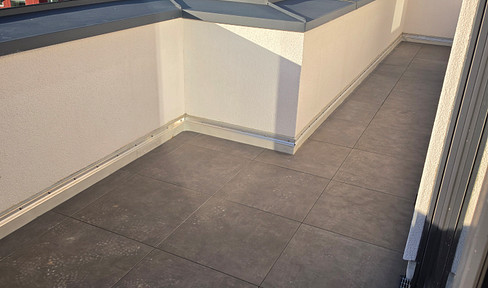 Erstbezug: Moderne Staffelgeschosswohnung mit Dachterrasse sowie energieeffizientem Wohnkomfort