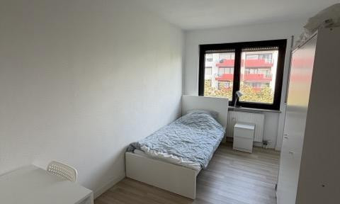 Renovierte, bezugsfreie 3-Zimmer-Wohnung mit Balkon in Lampertheim