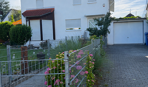 Charmantes, geräumiges Einfamilienhaus in zentraler Lage in 65779 Kelkheim Münster