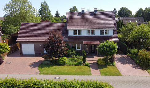 Perfektes Familiendomizil: Zentral wohnen, am Waldrand leben - provisionsfrei