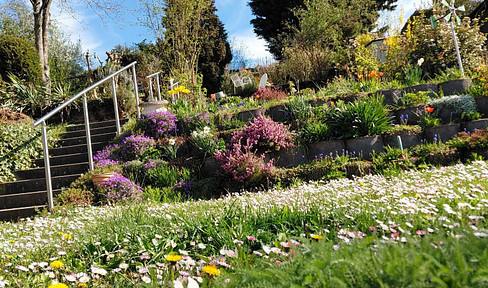 Stadtnahe, idyllische Terassen/Gartenwohnung in ruhiger Weinberglage